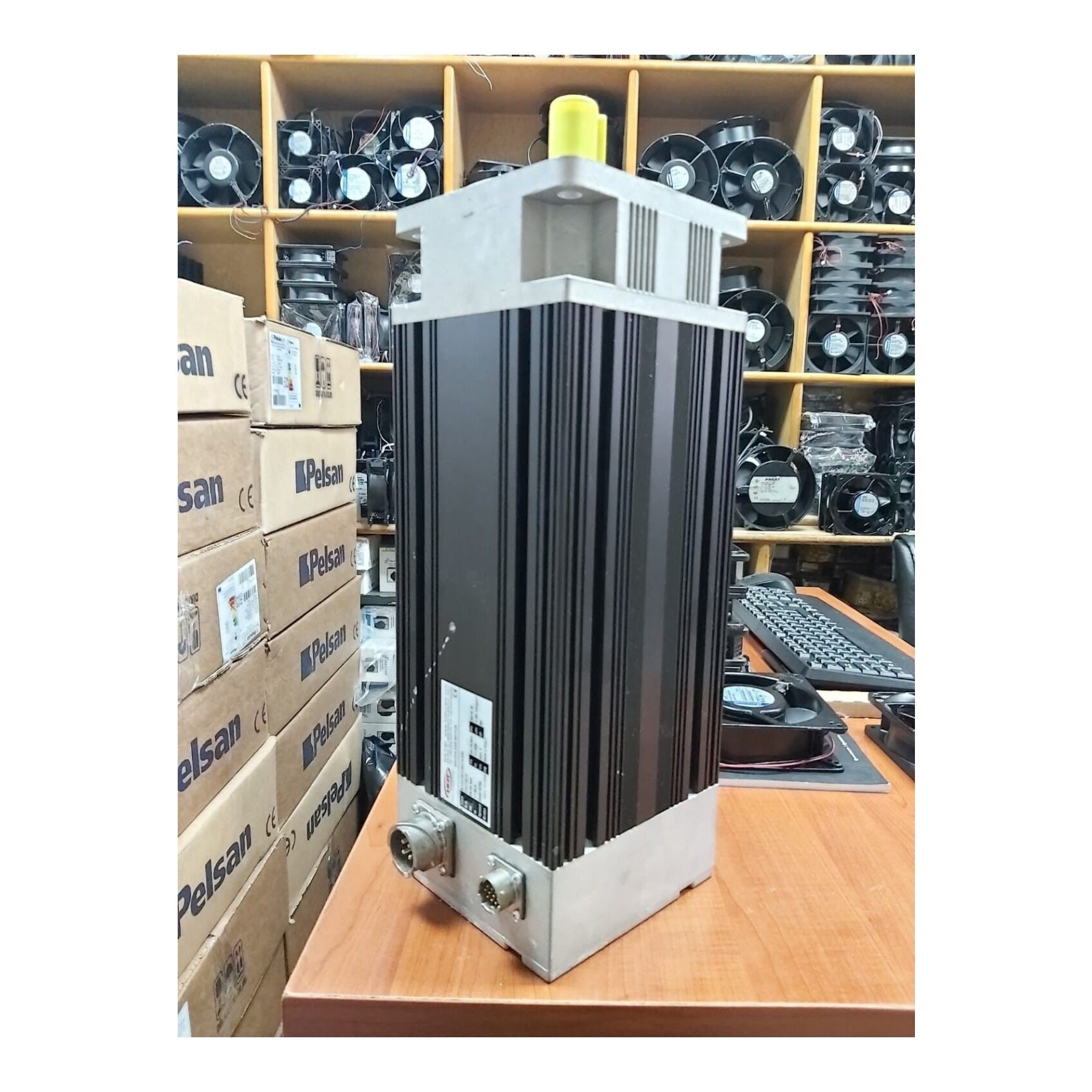 HDT B14G1R1C5A1A30N MOTOR